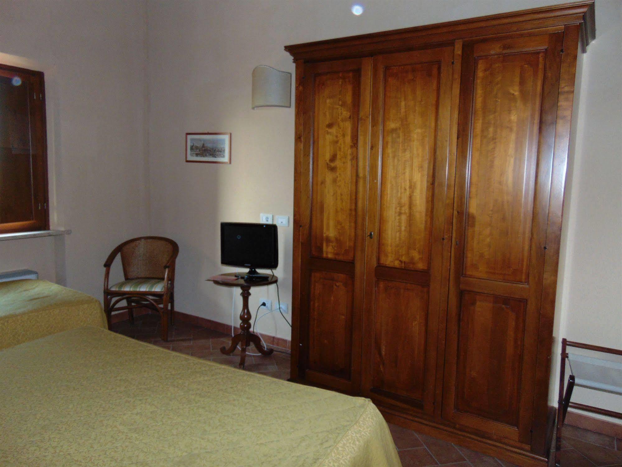 Resort Casale Le Torri Ponsacco Exterior foto